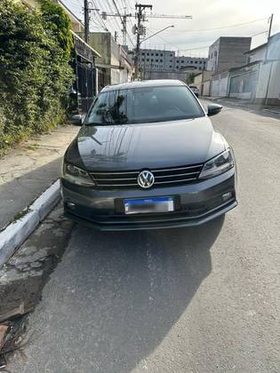 VOLKSWAGEN JETTA 2.0 TSI HIGHLINE 211CV GASOLINA 4P TIPTRONIC VOLKSWAGEN JETTA 2.0 TSI HIGHLINE 211CV GASOLINA 4P TIPTRONIC